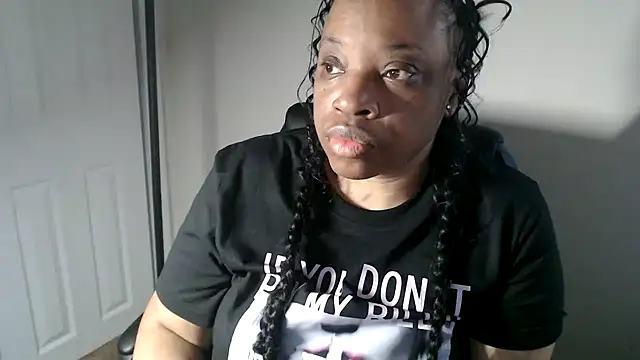 Sexymona1218 online show from May 4, 2026, 10:50 pm