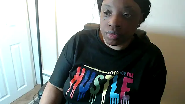 Sexymona1218 online show from May 14, 2026, 8:32 am
