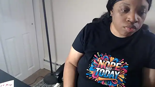 Sexymona1218 online show from May 19, 2026, 5:19 pm