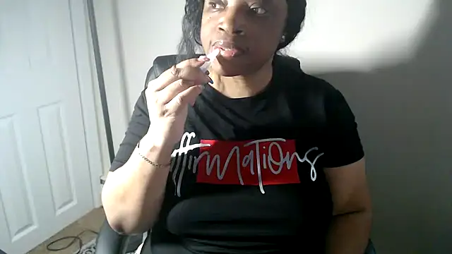Sexymona1218 online show from May 28, 2026, 9:50 am