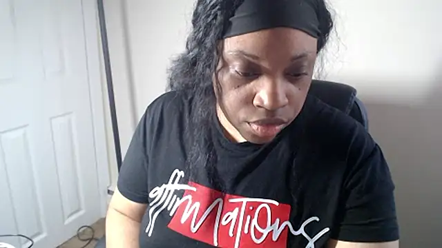 Sexymona1218 online show from May 31, 2026, 6:09 pm