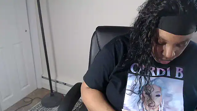 Sexymona1218 online show from June 5, 2026, 8:47 pm