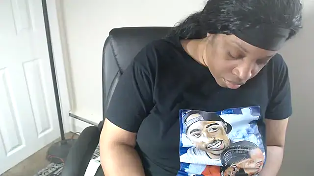 Sexymona1218 online show from July 8, 2026, 6:23 pm