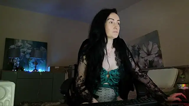 Snapshot of lara_heaven chatting on November 10, 2025, 7:29 am lara heaven online show from November 10, 2025, 7:29 am