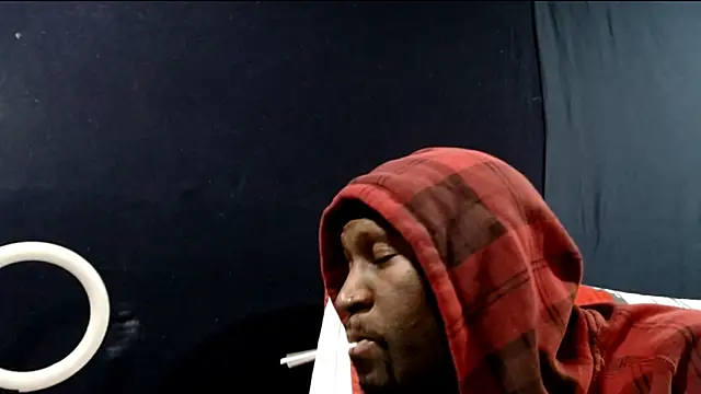 Snapshot of iBreakHeartz chatting on December 6, 2024, 9:10 am iBreakHeartz online show from December 6, 2024, 9:10 am