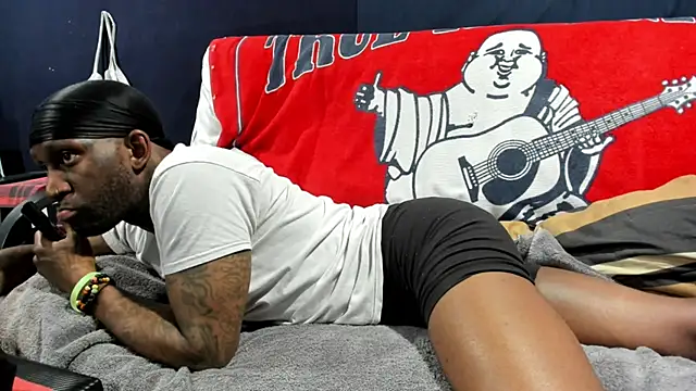 Snapshot of iBreakHeartz chatting on December 24, 2024, 10:22 am iBreakHeartz online show from December 24, 2024, 10:22 am