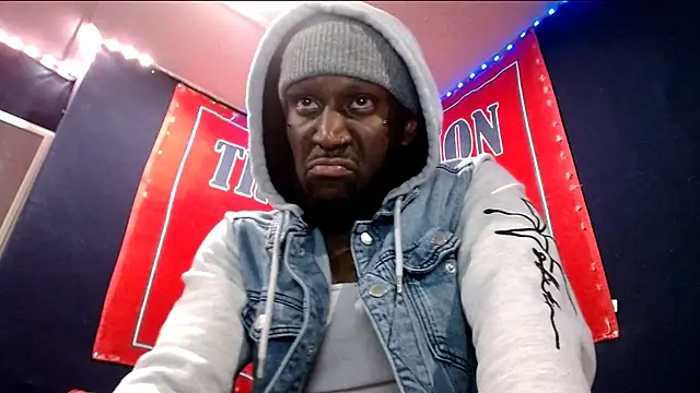 Snapshot of iBreakHeartz chatting on November 5, 2025, 3:50 am iBreakHeartz online show from November 5, 2025, 3:50 am