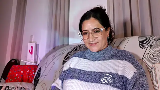 DeesseLuxure online show from March 11, 2026, 4:29 am