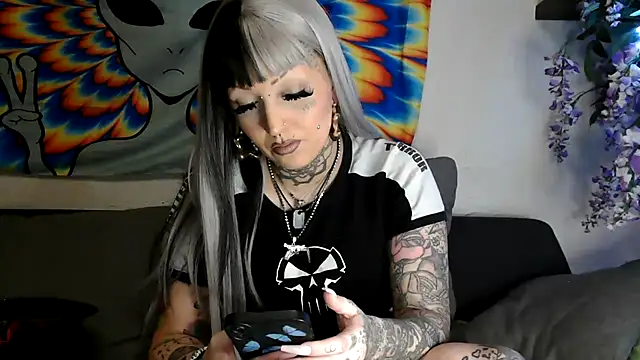 RoxxyInk online show from January 13, 2025, 8:05 am