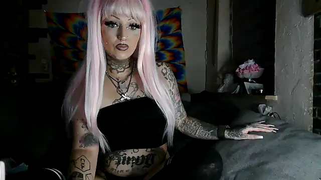 RoxxyInk online show from January 22, 2025, 11:10 pm