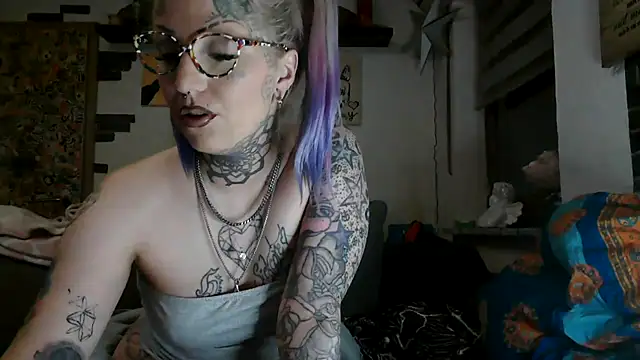 RoxxyInk online show from May 25, 2026, 1:11 am