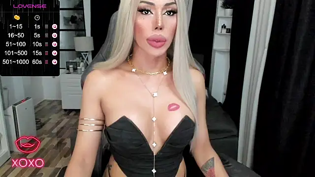 Snapshot of Forever_MissCandace chatting on September 25, 2025, 4:11 pm Forever MissCandace online show from September 25, 2025, 4:11 pm