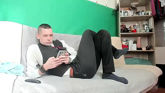 viraglaci18xh online show from March 1, 2026, 1:02 pm