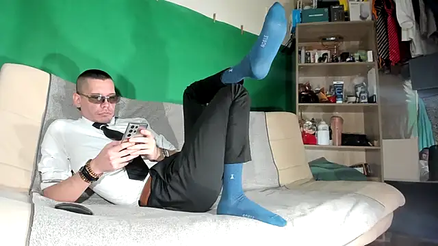 viraglaci18xh online show from March 9, 2026, 4:11 pm