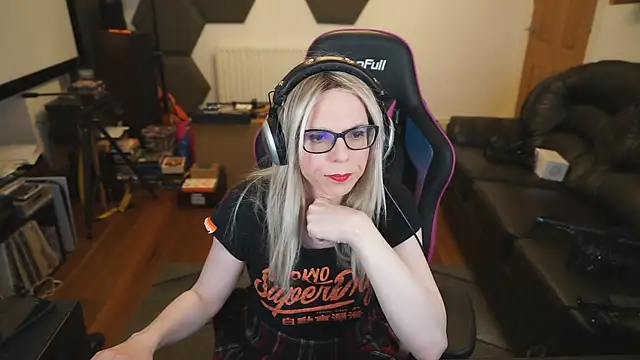 Snapshot of KelseyCobalt chatting on December 13, 2024, 12:53 am KelseyCobalt online show from December 13, 2024, 12:53 am