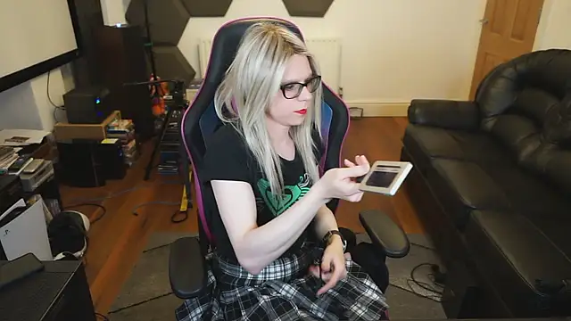 Snapshot of KelseyCobalt chatting on January 18, 2025, 10:49 pm KelseyCobalt online show from January 18, 2025, 10:49 pm