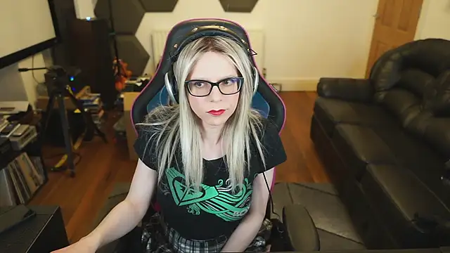 Snapshot of KelseyCobalt chatting on February 6, 2025, 1:27 am KelseyCobalt online show from February 6, 2025, 1:27 am