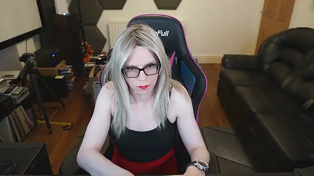 Snapshot of KelseyCobalt chatting on February 10, 2025, 9:04 pm KelseyCobalt online show from February 10, 2025, 9:04 pm