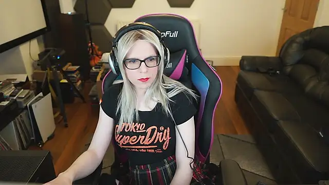 Snapshot of KelseyCobalt chatting on February 19, 2025, 9:25 pm KelseyCobalt online show from February 19, 2025, 9:25 pm