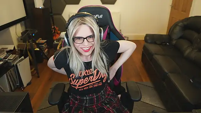 Snapshot of KelseyCobalt chatting on February 20, 2025, 12:30 am KelseyCobalt online show from February 20, 2025, 12:30 am