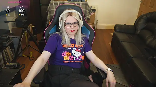 Snapshot of KelseyCobalt chatting on September 30, 2025, 8:03 pm KelseyCobalt online show from September 30, 2025, 8:03 pm