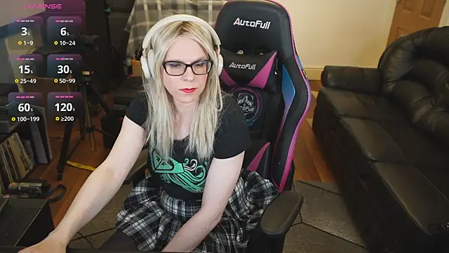 Snapshot of KelseyCobalt chatting on October 2, 2025, 8:49 pm KelseyCobalt online show from October 2, 2025, 8:49 pm