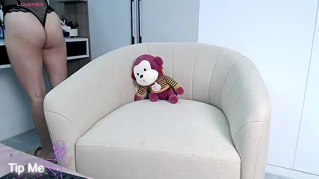 Snapshot of Hanako_love chatting on July 28, 2026, 3:43 pm Hanako love online show from July 28, 2026, 3:43 pm