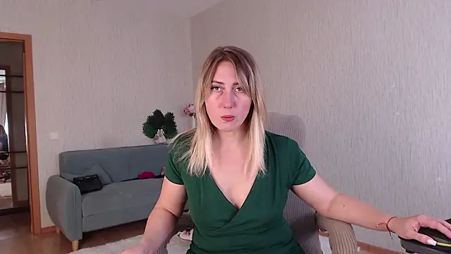 MilenochcaDiamond online show from February 16, 2026, 1:07 pm