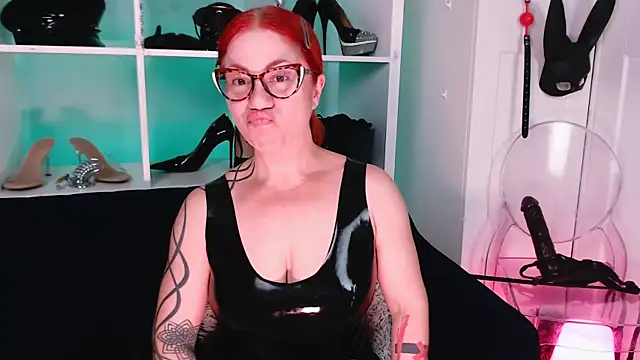 Snapshot of Ella__Kross chatting on March 15, 2025, 9:30 am Ella Kross online show from March 15, 2025, 9:30 am