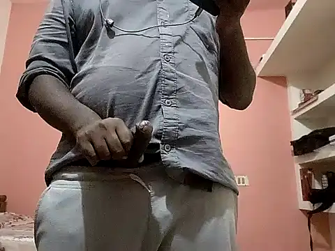 Snapshot of Aneesh007m chatting on November 17, 2025, 6:03 pm Aneesh007m online show from November 17, 2025, 6:03 pm