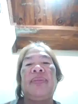 Snapshot of sexylizzy4u chatting on February 19, 2025, 1:40 am sexylizzy4u online show from February 19, 2025, 1:40 am