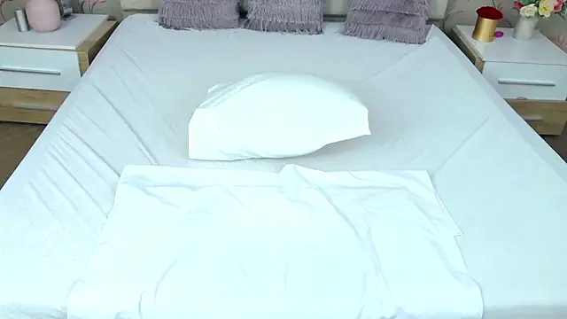 MatureVivian online show from March 7, 2025, 7:41 am