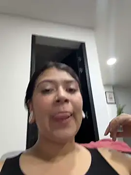 Snapshot of emilyjohanson chatting on May 5, 2026, 4:26 pm emilyjohanson online show from May 5, 2026, 4:26 pm