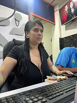 Snapshot of emilyjohanson chatting on June 23, 2026, 6:50 pm emilyjohanson online show from June 23, 2026, 6:50 pm