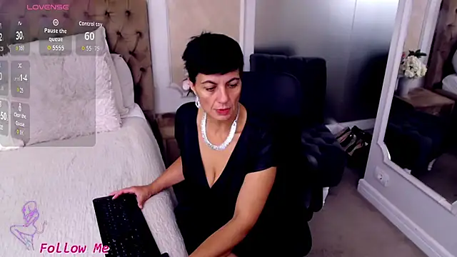 BustyPenellope online show from September 28, 2025, 2:50 am