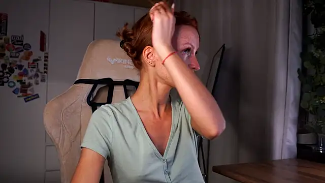 Liuba Fox online show from June 22, 2026, 8:39 pm