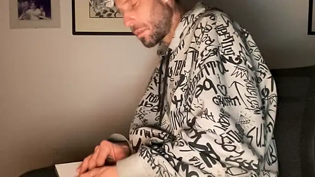 Snapshot of FckbbOy chatting on November 30, 2025, 5:00 am FckbbOy online show from November 30, 2025, 5:00 am