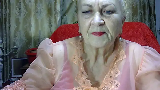 Emma52610 online show from December 7, 2024, 11:18 am