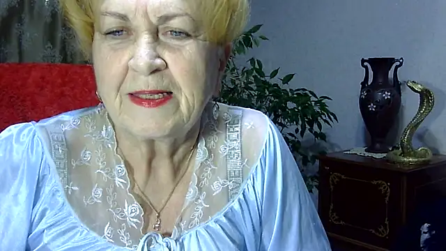 Emma52610 online show from January 25, 2025, 5:51 pm