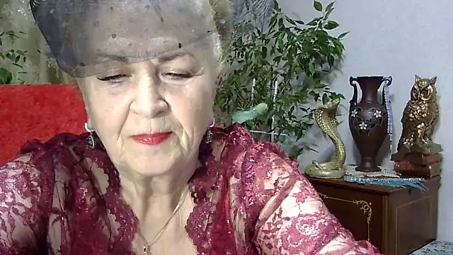 Emma52610 online show from February 26, 2025, 5:39 pm