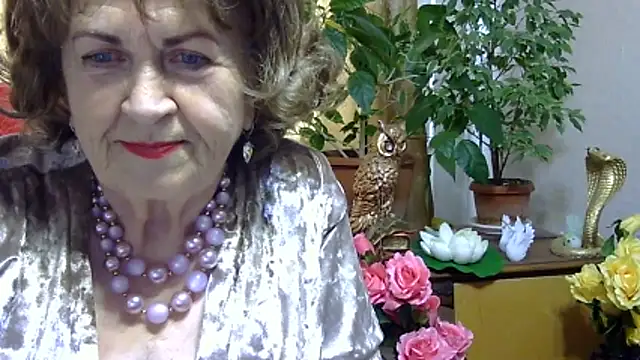 Emma52610 online show from April 24, 2026, 11:23 am