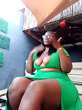 Snapshot of SQUITBOOTY chatting on December 8, 2024, 3:13 pm SQUITBOOTY online show from December 8, 2024, 3:13 pm