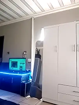 Snapshot of SQUITBOOTY chatting on November 28, 2025, 8:50 am SQUITBOOTY online show from November 28, 2025, 8:50 am