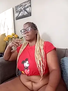 Snapshot of SQUITBOOTY chatting on December 4, 2025, 7:50 am SQUITBOOTY online show from December 4, 2025, 7:50 am