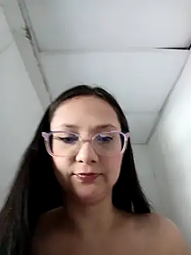 Camilatinass  online show from April 30, 2026, 12:11 pm
