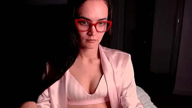 Snapshot of EvelynGG chatting on November 8, 2025, 7:34 pm EvelynGG online show from November 8, 2025, 7:34 pm