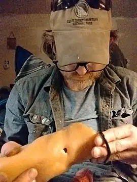 ROBERT0516 online show from October 25, 2025, 10:48 pm