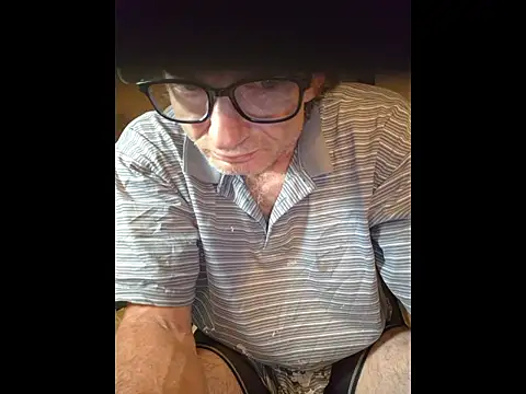 Snapshot of ROBERT0516 chatting on July 4, 2026, 5:35 am ROBERT0516 online show from July 4, 2026, 5:35 am