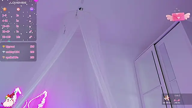 Snapshot of YourWildDestiny chatting on July 5, 2026, 4:19 am YourWildDestiny online show from July 5, 2026, 4:19 am