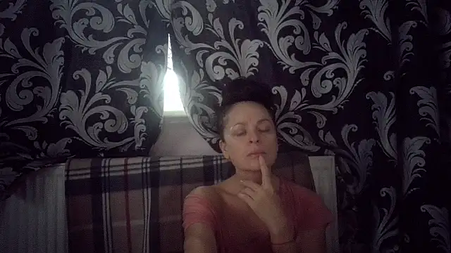 LindaStarS online show from November 29, 2025, 6:05 am